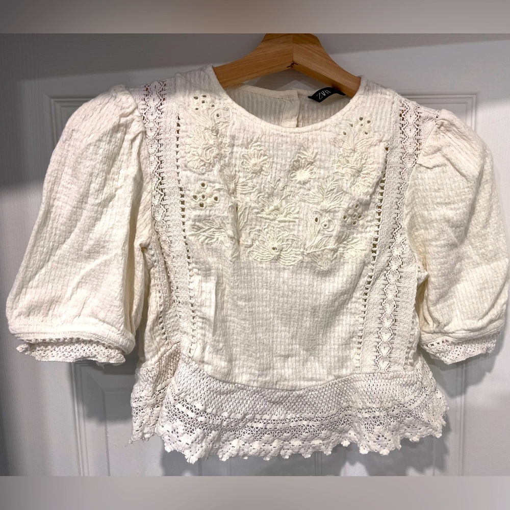 Zara XS women’s top embroidered neutral eyelet cropped